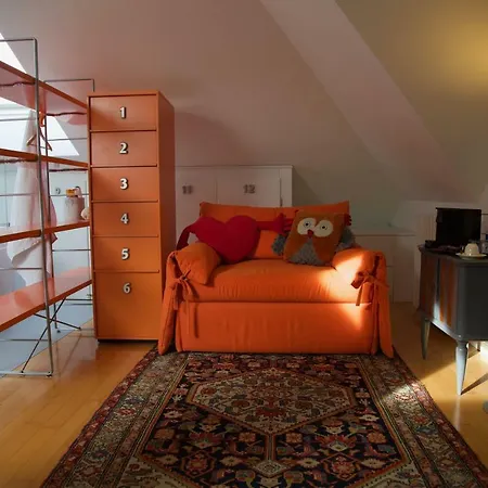 Masnadieri 18 게스트하우스 3*