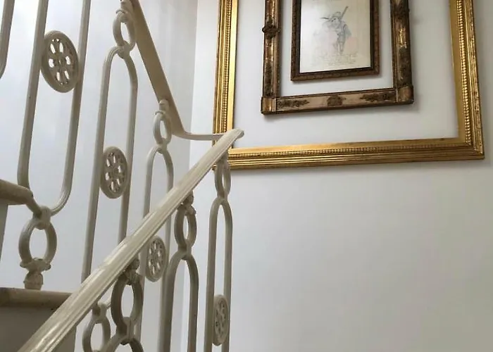 Masnadieri 18 Konukevi 3*