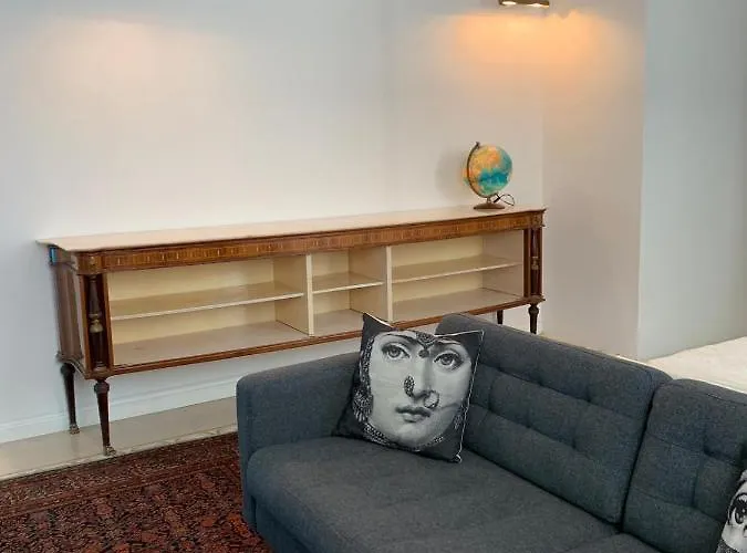 Masnadieri 18 Konukevi Parma